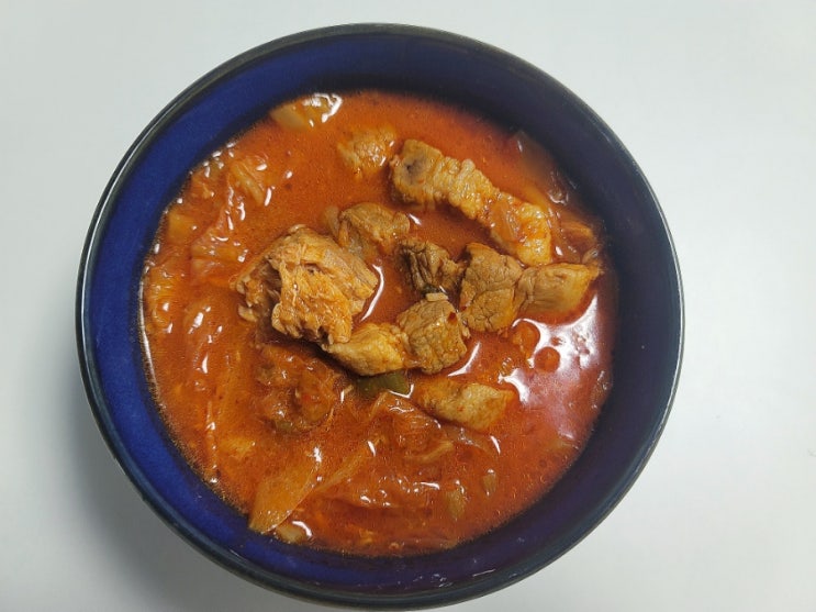  참치 넣어 끓이는 생고기 김치찌개 만드는법 :: 남은 삼겹살 요리