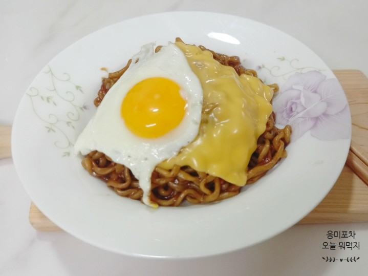  짜파게티 맛있게 끓이는 법 혼술 안주 짜계치 환상조합