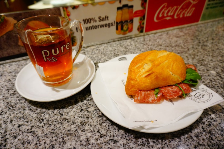  독일 프랑크푸르트_중앙역 빵집 "Wiener FeinBacker" (Bakery in Frankfrut Main Hauptbahnhof)