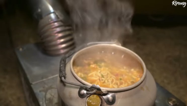 유투브) 리랑온에어, 리랑이 주전자에 끓잇 라면비주얼에 침질질