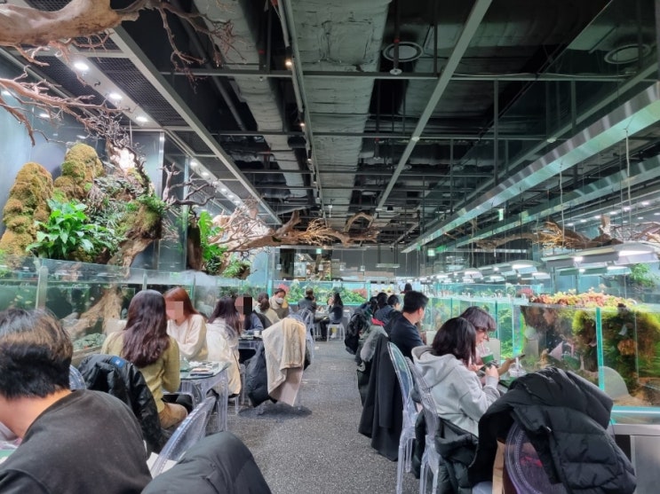  네온사인 만들기 이색 공방 데이트! 신기한 물고기 카페 아쿠아 가든까지~