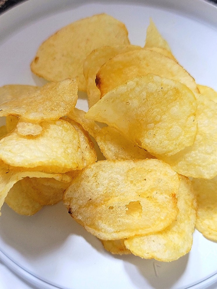 아미카 엘도라다 포테이토칩, 딱딱한 식감의 감자칩!(농심과 영양 정보 비교)