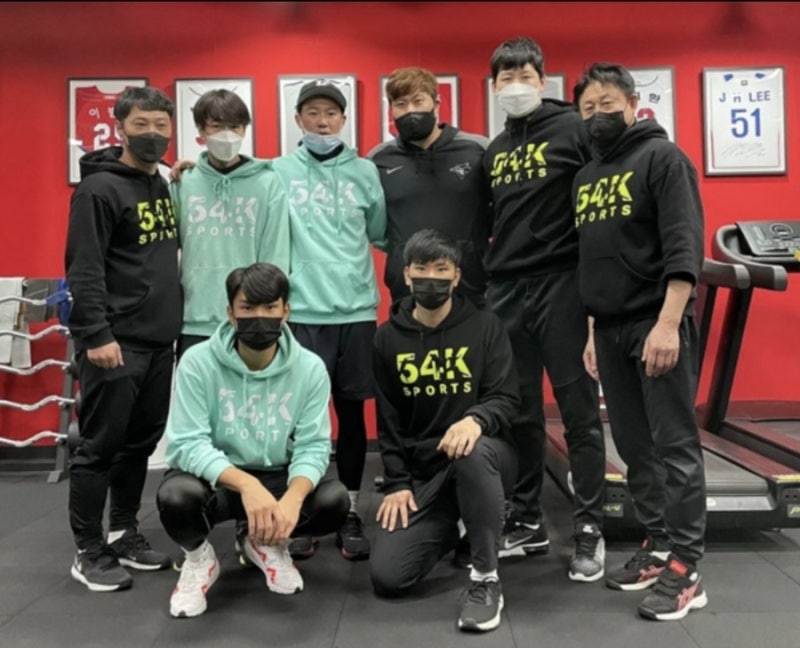 "사이영상 받아야죠" 류현진의 뼈있는 농담, 김광수 코치의 확신