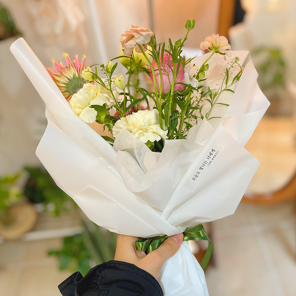 상도역꽃집 수채화에서 화사한 꽃다발 선물! 상도역꽃집 수채화에서 화사한 꽃다발 선물!