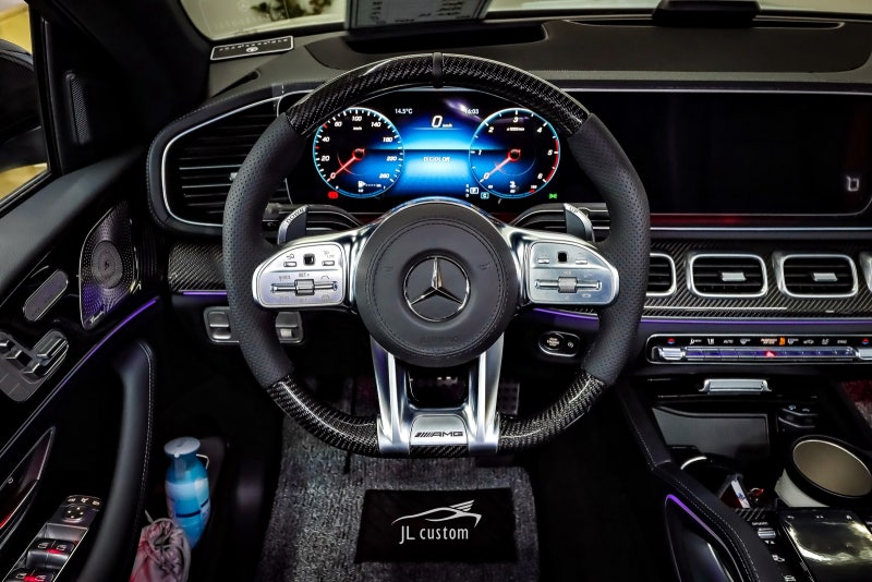 하남 초이로 / AMG 커스텀 핸들, 레드 안전벨트, 실내 풀 카본 트림 커스텀  / 벤츠 / GLE-클래스