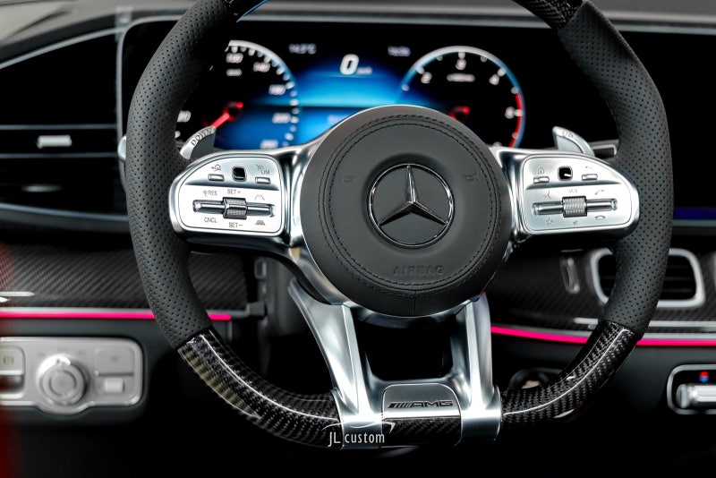 하남 초이로 / AMG 커스텀 핸들, 레드 안전벨트, 실내 풀 카본 트림 커스텀  / 벤츠 / GLE-클래스