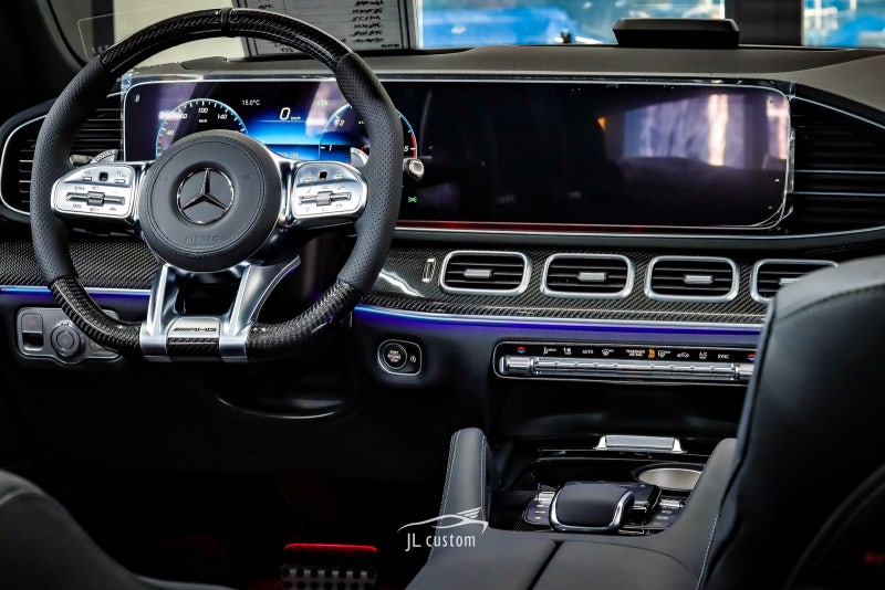 하남 초이로 / AMG 커스텀 핸들, 레드 안전벨트, 실내 풀 카본 트림 커스텀  / 벤츠 / GLE-클래스