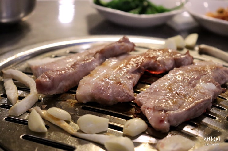 청주 삼겹살거리, 서문시장 야간비행