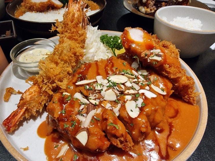  [Review] 송리단길 맛집 Ι 카린지 Ι 경양식돈까스 맛집 Ι 고스미돈까스, 버터치킨카레, 멘치버거