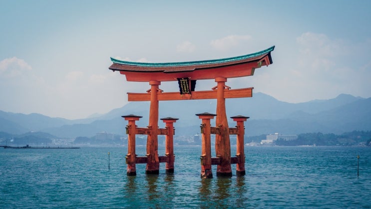 일본 침몰 현실화, 부유층 일본 버리기 시작하다