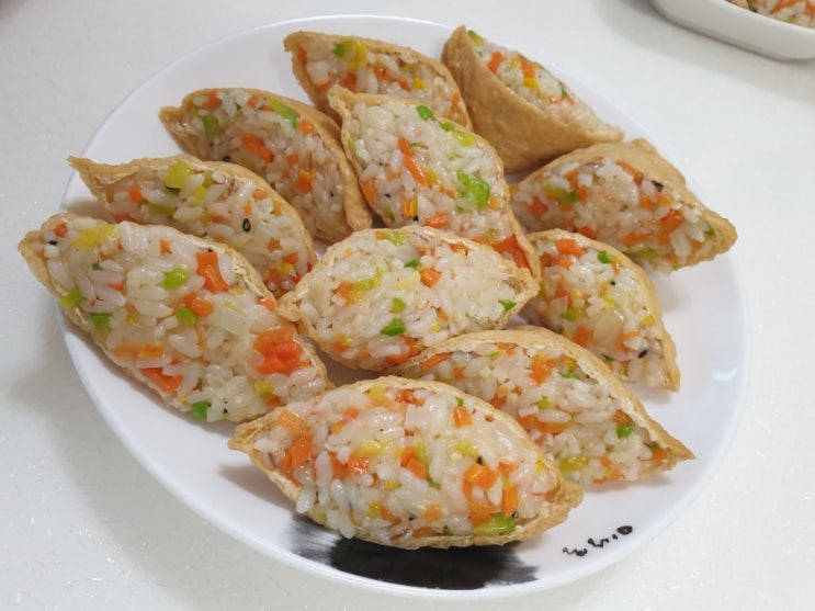  아침은 간단히 유부초밥