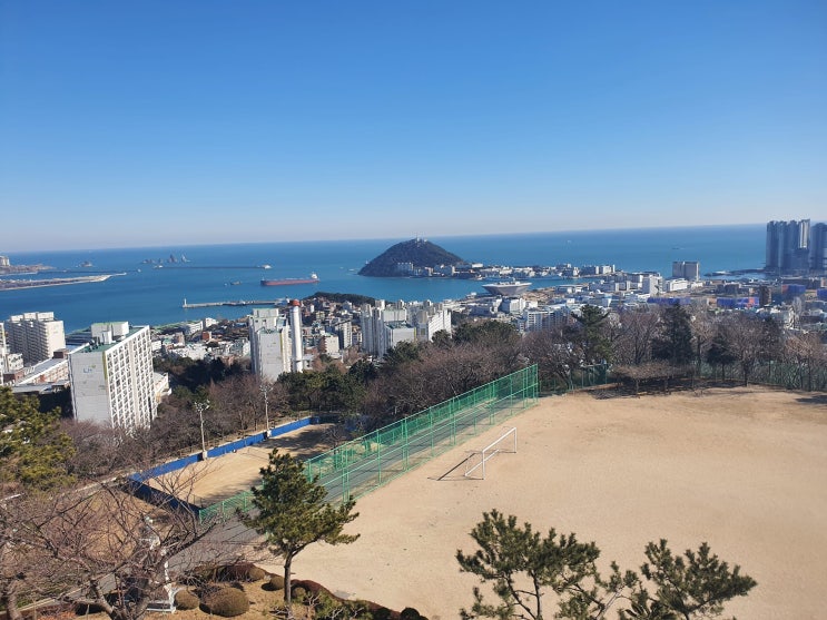 22.1.14 오후 부산광명고 전경을 보며