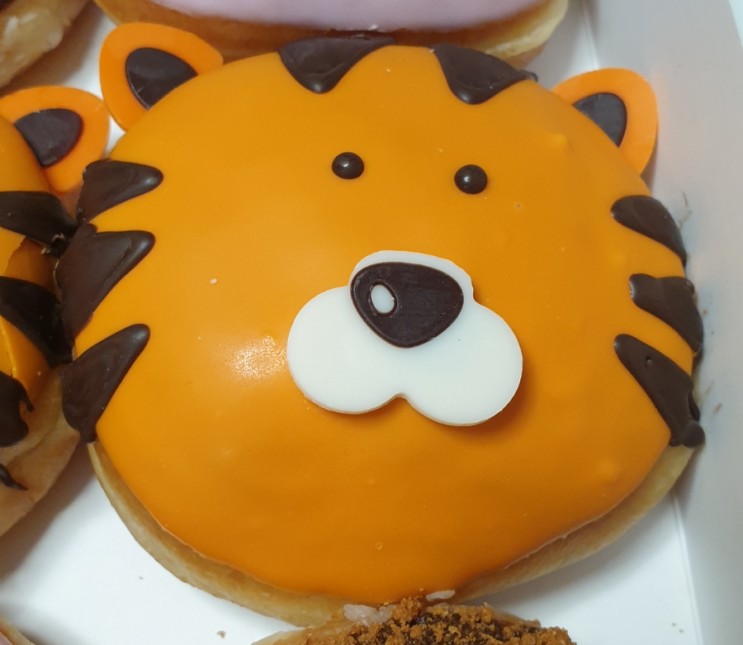 크리스피 크림 도넛 : 눈과 입이 즐거운 호랑이 도넛 아이들 간식으로 안성맞춤!!