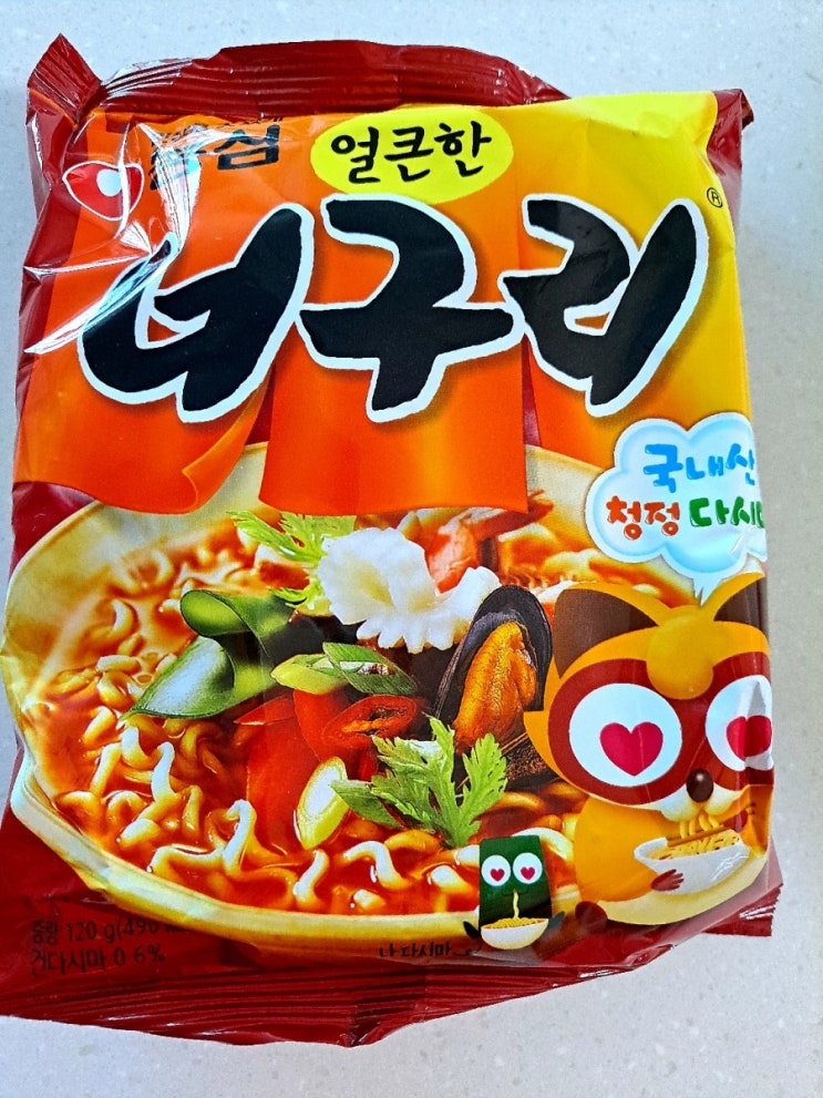  농심 얼큰한 너구리 라면 ) 집에서 얼큰한 너구리 라면 끓여 먹었어요