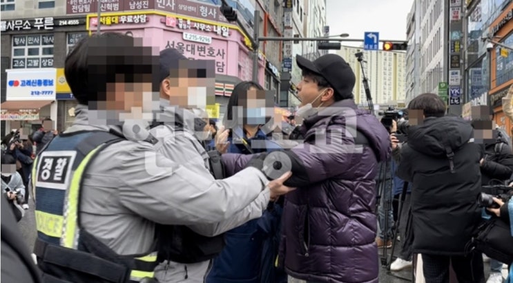 기다립니다, 어머니! 사랑합니다, 어머니! 신천지에 빠져 가출하신 어머니를 향한 애틋한 호소 기다립니다, 어머니! 사랑합니다, 어머니! 신천지에 빠져 가출하신 어머니를 향한 애틋한 호소