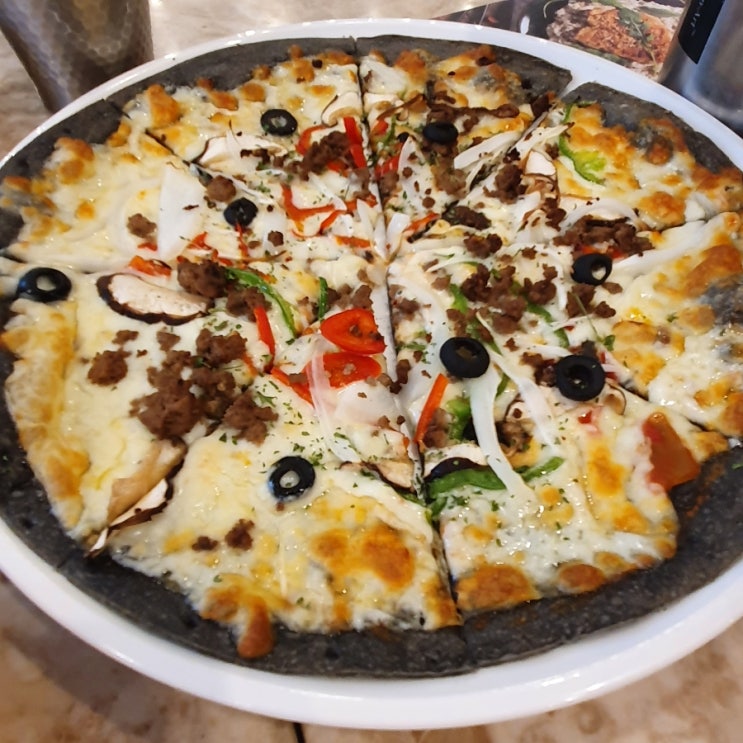  상암 맛집 _ 닥터로빈 통단호박스프, 피자 굿굿:)