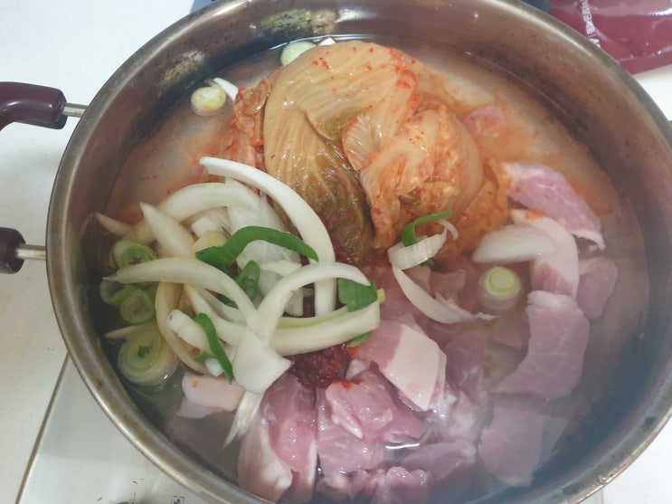  담꾹 묵은지 김치찜 후기 그리고 백다방에 마카롱 메뉴가??
