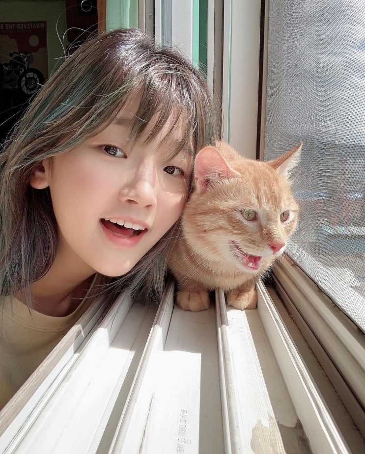 배우 박소담, 갑상선 유두암 수술 후 밝은 근황 공개 (ft. 특송 정현준과 케미 모습) 배우 박소담, 갑상선 유두암 수술 후 밝은 근황 공개 (ft. 특송 정현준과 케미 모습)