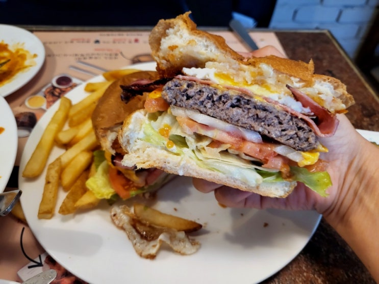  [수영구 F1963 맛집]프라하993에서 수제 버거 앤 파스타로 즐 점심
