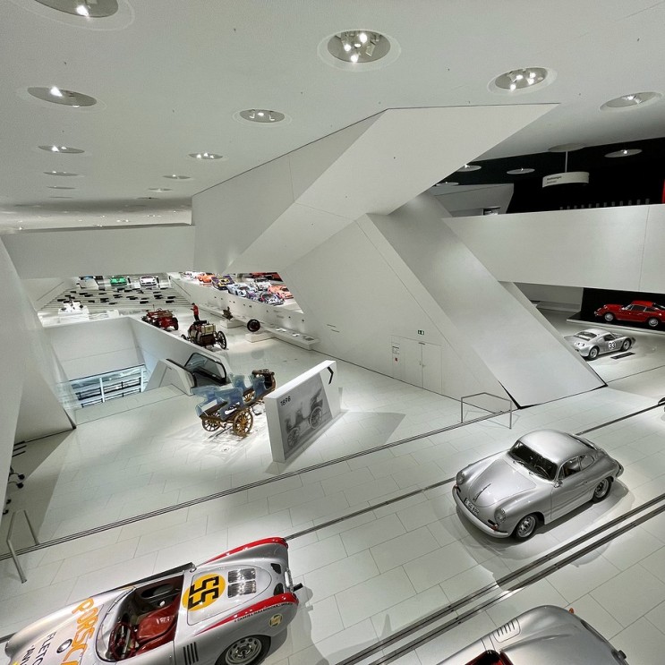#220117 독일 여행 - 슈투트가르트, 포르쉐 박물관 Porsche Museum