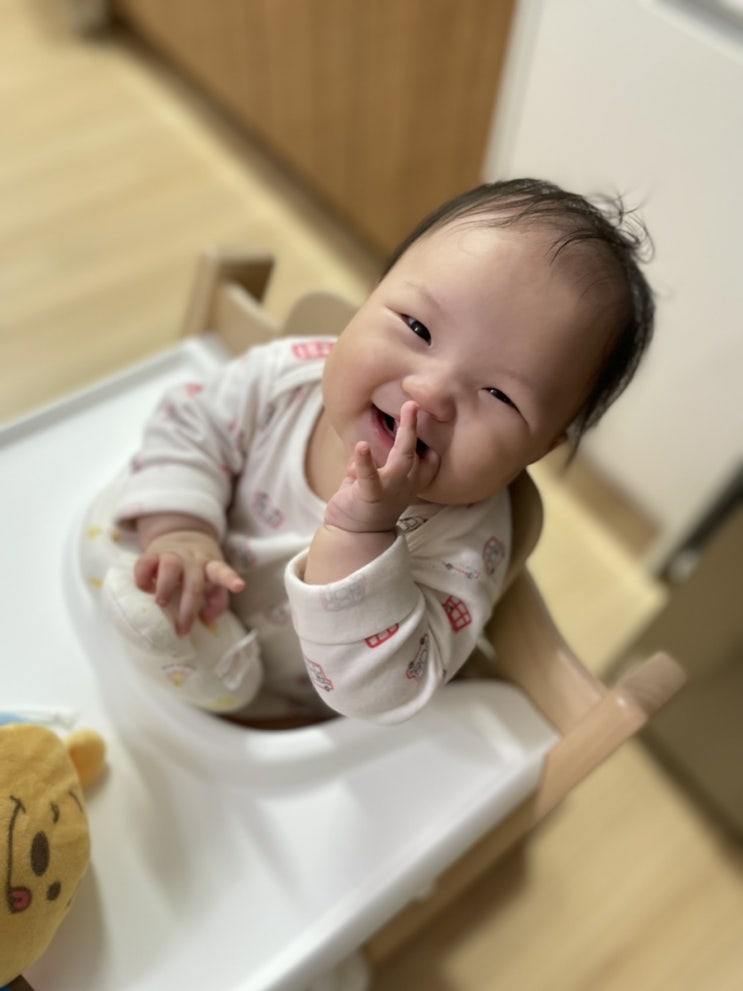 육아일기 D+171~174 :: 폭풍성장 5개월아기, 꽁냥꽁냥, 갑자기 등센서, 개구쟁이, 자유부인, 친정엄마랑 산책