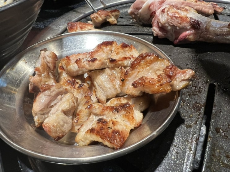  맛도 가격도 소고기값하는 돼지생갈비, 효창공원역 맛집 '열정갈비'