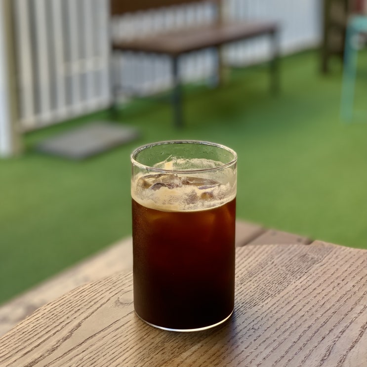  커피가 맛있는 성내동 테라스 카페 애크로매틱 커피컴퍼니 Achromatic Coffee Company + 갓잇