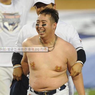 두산 베어스 유희관 은퇴 이유 연봉 통산 성적 나이 프로필