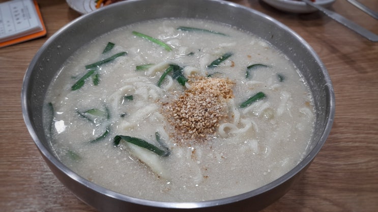  현지인들이 좋아하는 경주 시내 맛집, 우리칼국수