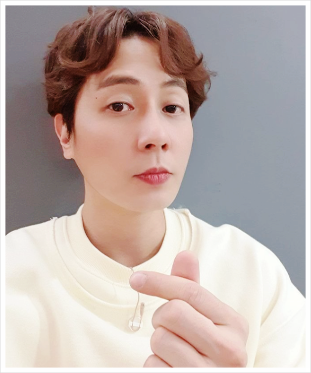  신화 앤디 결혼 발표 아나운서 누구?