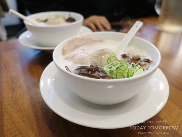  망리단길 라멘 오레노라멘에서 오붓하게.