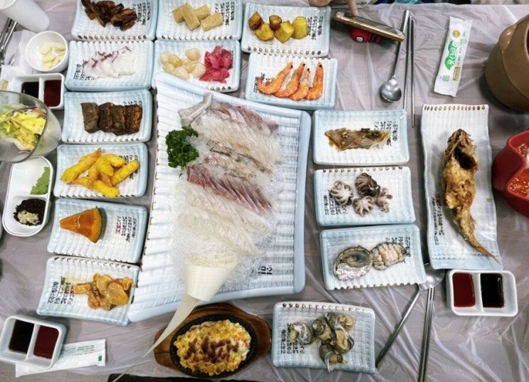  강원도 애견동반 동명항 횟집 영금정앞 푸짐한 모듬회 스끼다시천국