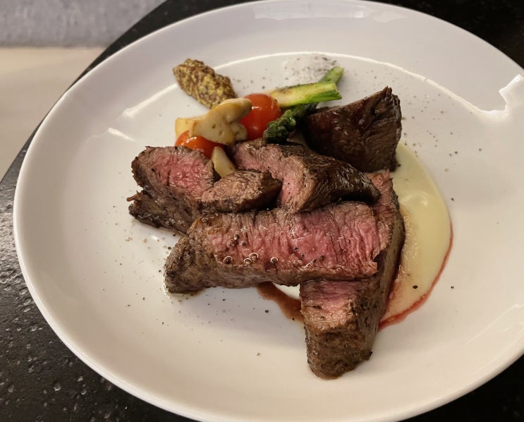  첨단맛집 분위기 좋은 '오네스타' 스테이크와 뇨끼