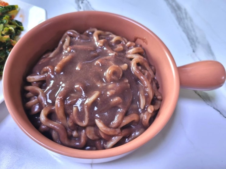 팥칼국수/ 아마스빈 딸기요거트 쪼옵
