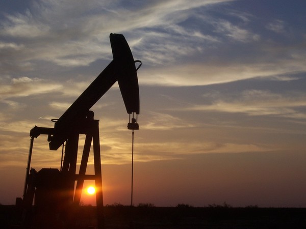 국제유가 또 올라 WTI 86.96달러 최고치 “3분기 100달러”…유류세 인하 연장될듯 국제유가 또 올라 WTI 86.96달러 최고치 “3분기 100달러”…유류세 인하 연장될듯