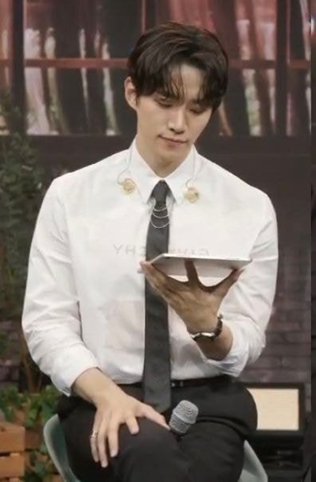 반전이라는 2PM 준호 손크기 반전이라는 2PM 준호 손크기