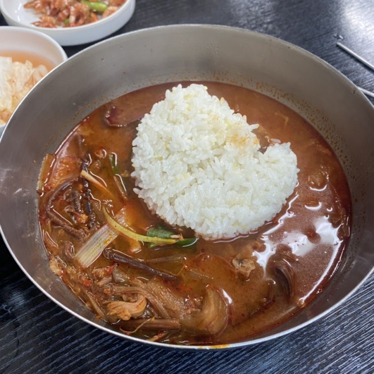  [강남역 점심 맛집] 청류벽 - 얼큰한 육개장과 시원하고 고소한 막국수 든든하게 한 끼 해결!