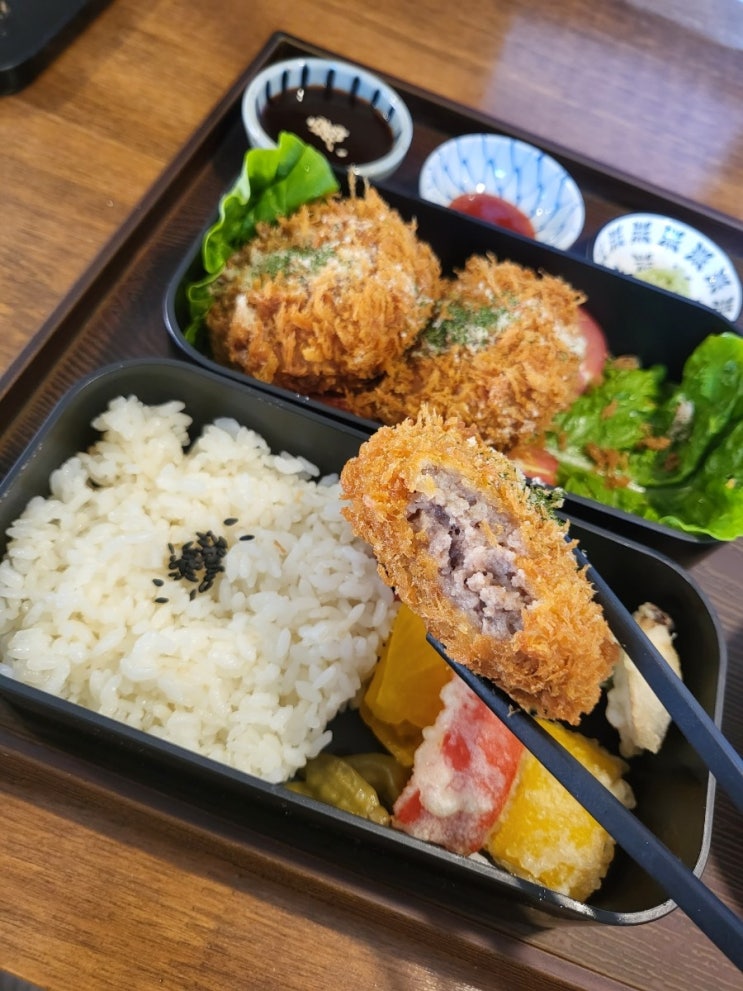  부산진구 전포동 일식 혼밥하기 좋은 곳 - "멘치함" 바삭한 멘치카츠