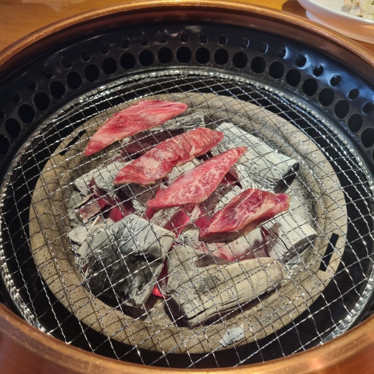  건대 소고기 입에서 녹는 프리미엄 한우 새벽집