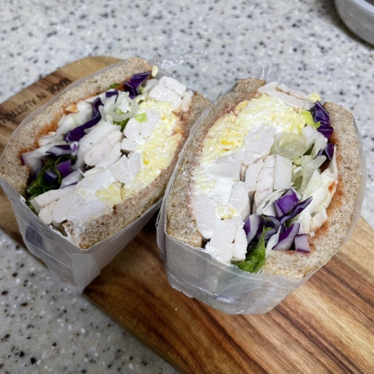  마켓컬리로 닭가슴살 통밀 샌드위치 만들기 (다이어트 식단, 요즘 그릭요거트, 아르토스 통밀빵, 비비드키친 저칼로리 케첩, 피그인더가든 샐러드, 노브랜드 냉동 닭가슴살)