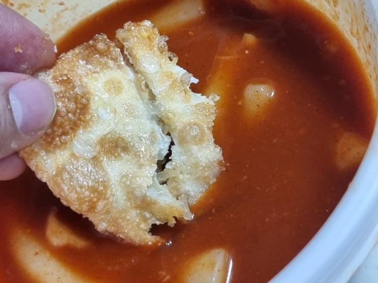  바삭 매콤한 만두 떡볶이가 맛있는 북촌손만두