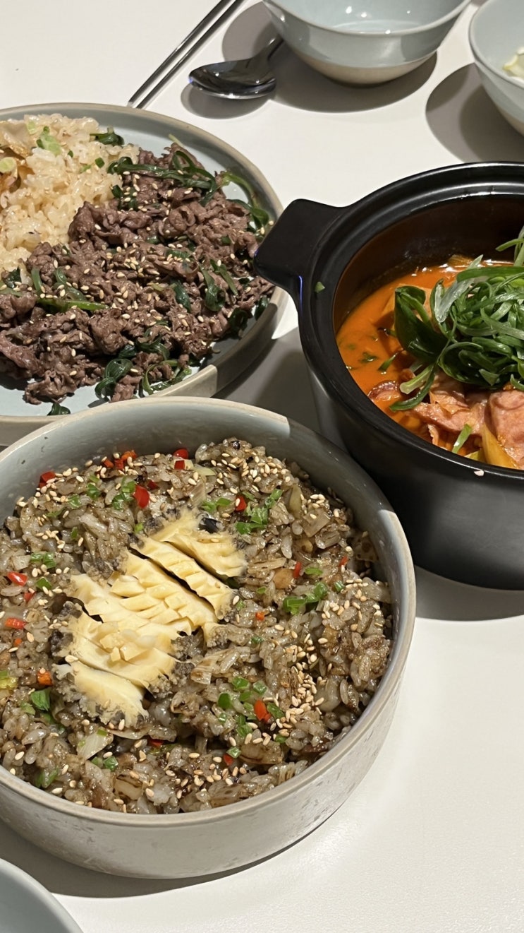  양재역 맛집 깔끔한 한식이 있는 곳, 양재역 답다(전복밥, 한우불고기마늘밥, 부대찌개)