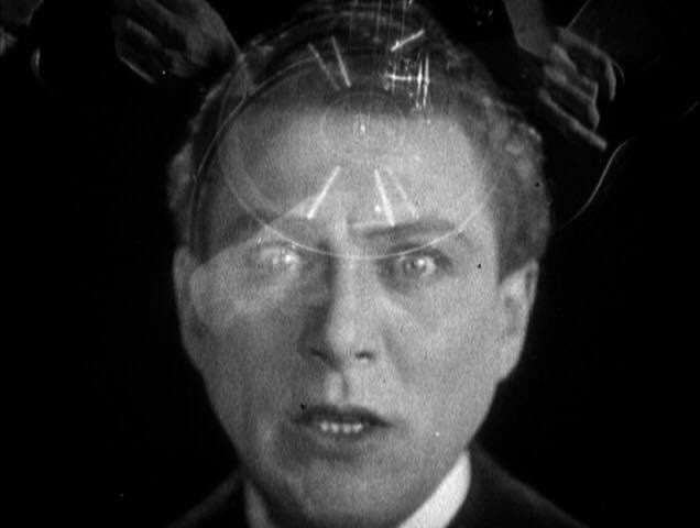 알프레드 히치콕의 &lt;링&gt;(1927) 리뷰- 심리 스릴러가 결합된 히치콕적인 권투 영화