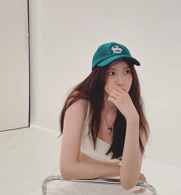소녀시대 윤아, 재킷 단추 풀고 개미허리 뽐내는 인간 바비인형 "모두 물개박수" 소녀시대 윤아, 재킷 단추 풀고 개미허리 뽐내는 인간 바비인형 "모두 물개박수"