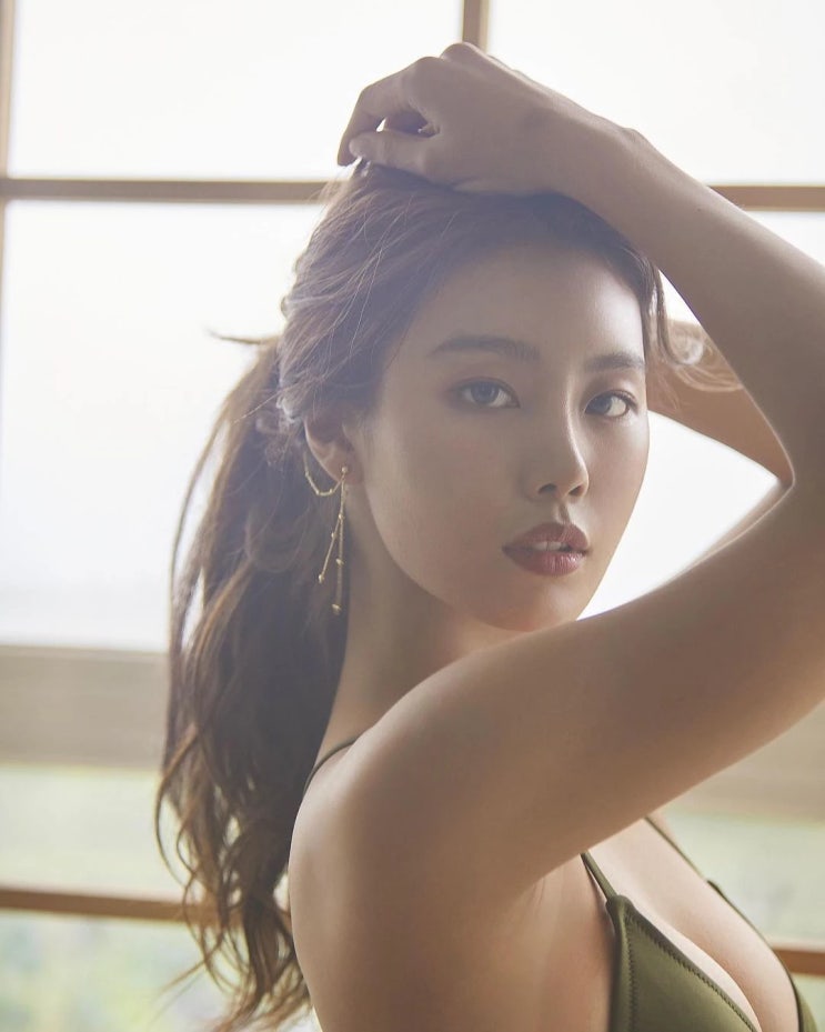 '솔로지옥' 출연 강소연, 맥심 2월호 표지 모델 "뒤돌아서서 미소 짓는 도발적 포즈" '솔로지옥' 출연 강소연, 맥심 2월호 표지 모델 "뒤돌아서서 미소 짓는 도발적 포즈"