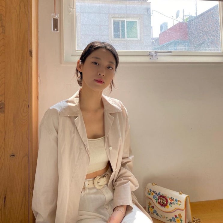 AOA 멤버 설현, 박신혜최태준 결혼식 참석 후 귀가 마음이 싱숭생숭하다 "구름이 요상하네" AOA 멤버 설현, 박신혜최태준 결혼식 참석 후 귀가 마음이 싱숭생숭하다 "구름이 요상하네"