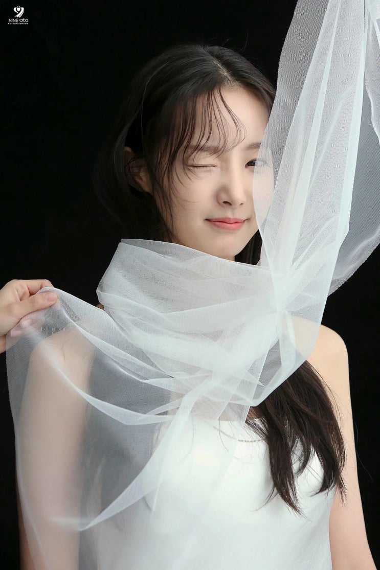 '모모랜드 출신' 연우, 이민호와 열애설 그 후...소속사 옮겨 새 둥지 틀어 '모모랜드 출신' 연우, 이민호와 열애설 그 후...소속사 옮겨 새 둥지 틀어