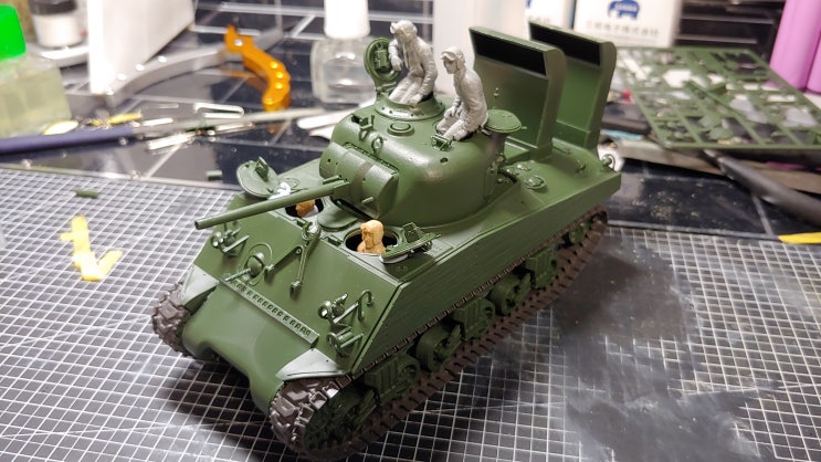  아카데미 1/35 m4a2 셔먼 전차 가조립 완료
