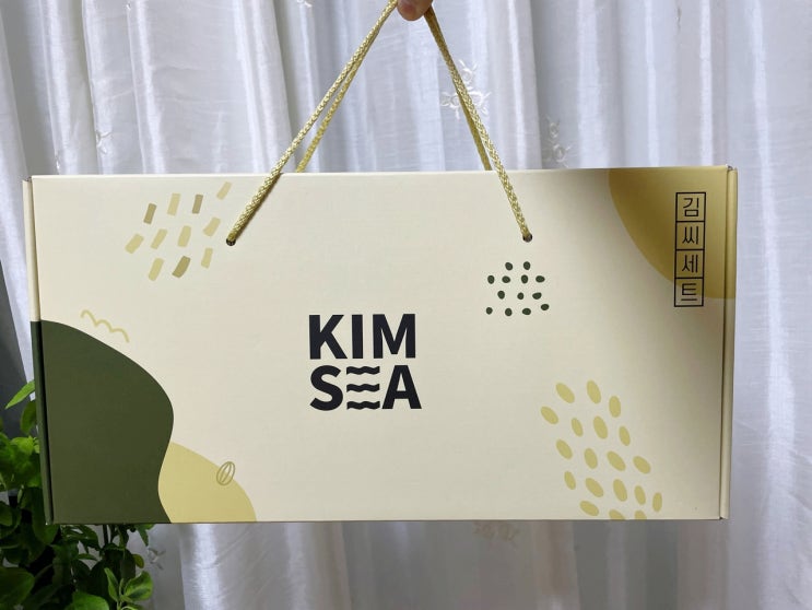  명절선물세트: 묵직한 정성이 들어간 김씨 견과류 김 선물세트