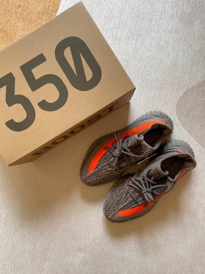 아디다스 이지부스트 350 V2 벨루가 후기, 사이즈 확실하게 추천해요! : 네이버 블로그